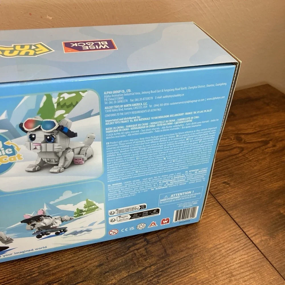 Wise Block Skating Frenchie French Bulldog Building‎ Block Set 659 Pieces